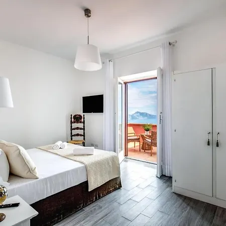 Aprea With Heated Pool, Capri Views And Services * Massa Lubrense