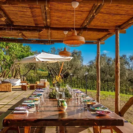 Villa Aprea With Heated Pool, Capri Views And Services