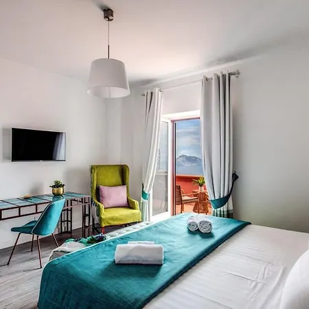 Villa Aprea With Heated Pool, Capri Views And Services